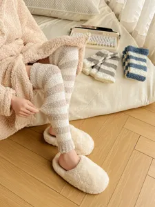 Dicke Korallenfleece Beinwärmer warme flauschige Winter Kniestrümpfe für den Heimgebrauch