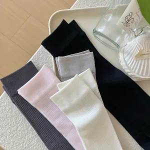 Calze lunghe sottili in seta, calze monocolore minimaliste sopra il ginocchio per donna.