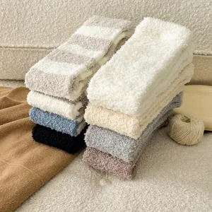 Verdichtete Korallenfleece kuschelige warme Beinstulpen und Haussocken Detailansicht