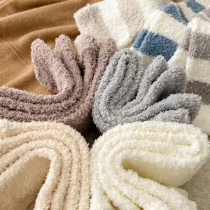 Kuschelige dicke Korallenfleece Wintersocken flauschige Kniestrümpfe Schlafstrümpfe warm