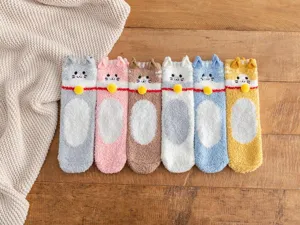 Schattige kat koraal fleece sokken voor dames, dikke zachte warme pluche huissokken.