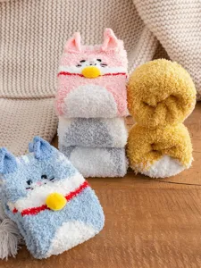 Zachte koraalvleece sokken voor dames, dikke warme huissokken met schattig gebreid kattenontwerp.