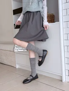Calentadores de piernas grises de canalé para mujer, estilo calcetines de punto verano.