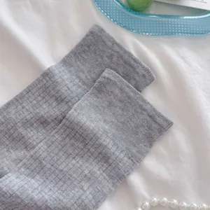 Calentadores de piernas grises acanalados para mujer, cómodos calcetines de estribo primaverales.
