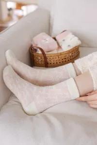 Chaussettes pelucheuses roses chaudes et épaisses style japonais mignon pour femme hiver.