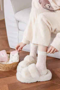 Chaussettes d'hiver épaisses et duveteuses mignonnes pour femmes, molleton chaud rose.