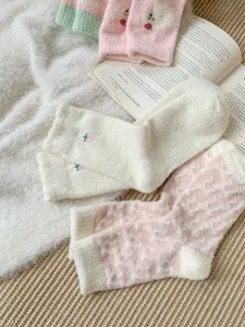 Chaussettes mi-hautes d'hiver en polaire épaisse pour femmes douces roses mignonnes