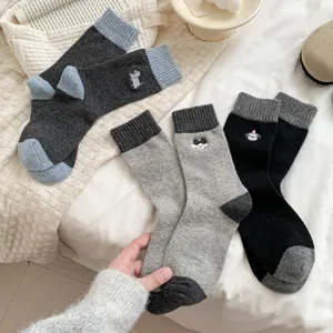 Calzini di lana spessi donna autunno inverno ricamo animale carino blocco di colore calze