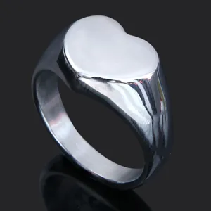 Silberner Herz Siegelring für Herren polierter Metall minimalistischer Modeschmuck