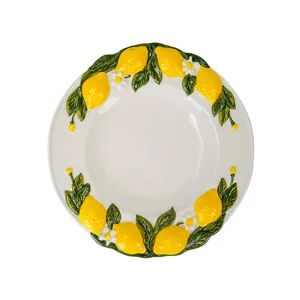Noords keramisch dinerbord met 3D reliëf citroen patroon, elegante tafelware voor keuken.