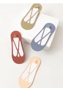 Women summer ultra-thin shallow ice silk invisible boat socks with anti-slip silicone heel.