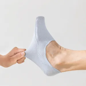 Men's summer thin ice silk invisible boat socks with low-cut design and anti-slip heel grip.