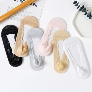 Summer thin women lace invisible socks, breathable low cut anti-slip shallow socks.