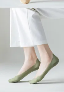 Women breathable ice silk low cut invisible boat socks summer thin cotton bottom anti-slip