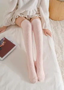 Calcetines altos de felpa gruesa de invierno para mujer acogedores rosa largos mullidos