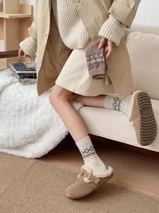 Gemütliche winterliche dicke Thermowolle Socken mit klassischem Fair Isle Muster für Damen