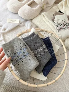 Gemütliche Damen Wollsocken Winter dick warm mittelhoch Slouch Socken Vintage Muster Detail