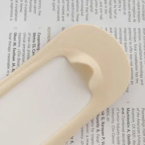 Calzini invisibili da donna in seta di ghiaccio con design antiscivolo beige