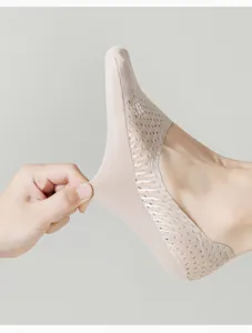 Close-up detail of men's summer thin breathable mesh boat sock showing high elasticity.
