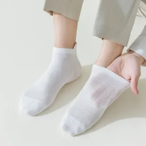Men breathable mesh summer ankle socks with pull tab, pure white casual low cut socks.
