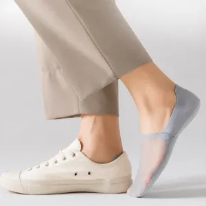 Herren Sommer dünne Eisseide unsichtbare Bootssocken mit atmungsaktivem Mesh und Anti-Rutsch.