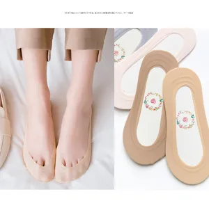 Ice silk invisible boat socks for women, shallow mouth non-slip cotton bottom socks detail view