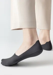 Men's ice silk invisible boat socks detail, thin low-cut anti-slip short socks showcase.