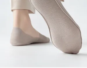 Men's ice silk invisible boat socks detail view, showing breathable fabric texture and slip design.