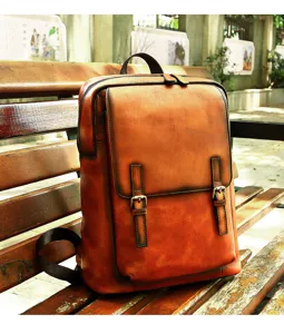 Zaino vintage in vera pelle da uomo, borsa in pelle di bovino con doppie fibbie e patta.