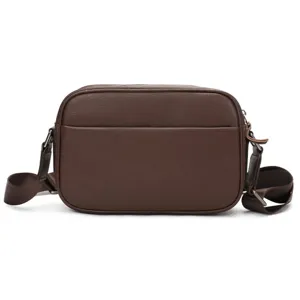 Borsa a tracolla in pelle marrone da uomo, borsa fotografica casual con tracolla regolabile.