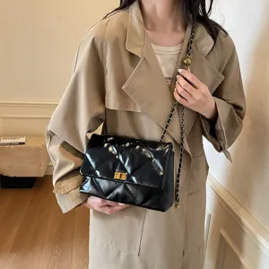 Vrouwen zwarte gewatteerde ketting schoudertas, klassieke vintage crossbody tas voor werk.