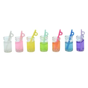 Set mit 7 farbenfrohen Miniatur-Bubble-Tea-Flaschen für DIY und Puppenhaus-Dekorationen