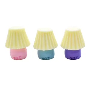 Set mit drei Miniatur-Tischlampen aus Harz in Makronenfarben für DIY-Handwerk und Deko