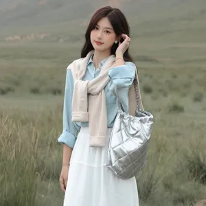 Koreanischer Stil Strickschal Pullover für Damen, herbstliche Mode gekreuztes gemütliches Oberteil.