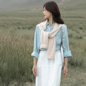 Koreanischer Stil vielseitiger Strickschal um die Schultern, schicke Herbstbekleidung.