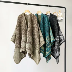 Behaglicher ethnischer Paisley Strick Poncho Umhang Schal für Damen Herbst und Winter.