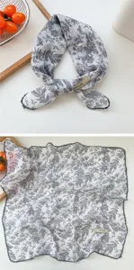 Petit carré de coton lin à fleurs pour femmes foulard de voyage d'été élégant et polyvalent.