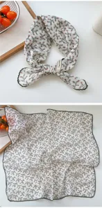 Foulard carré en coton et lin à imprimé floral, accessoire léger pour cheveux et cou d'été.
