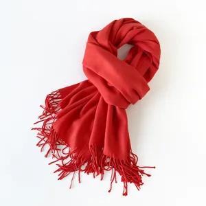 Gemütlicher roter Winterschal für Damen, einfarbiger weicher Kaschmir Look Fransen Schal