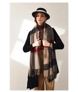 Écharpe à motif écossais à franges style cachemire, élégant châle chaud pour femme en hiver.