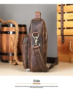 Bolso bandolera de piel auténtica para hombre vista lateral de detalle en cuero vacuno.