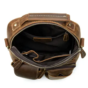 Bolso bandolera de cuero vintage para hombre vista superior con amplios compartimentos