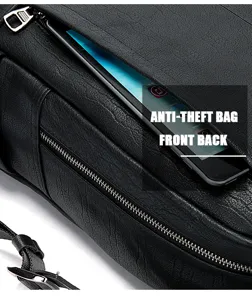 Vue detaillee de sac à dos professionnel en cuir noir avec poche antivol et fermeture éclair.