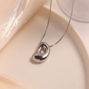 Silberne abstrakte Bohnen-Anhänger Halskette, einfache Schlüsselbeinkette für Damen Modeschmuck.