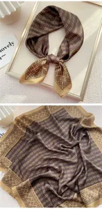 Elegante foulard quadrato in seta marrone con stampa a catena, sciarpa versatile donna.