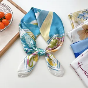 Damen 70cm Quadrat Seidenschal, leichten Kunstdruck Halstuch für Fruehling Sommer Outfit.