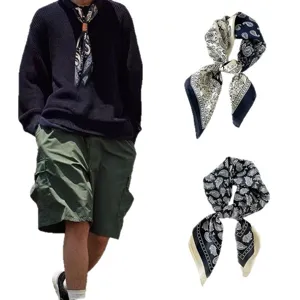Set foulard paisley in seta classica da uomo, bandana satinata per outfit eleganti.