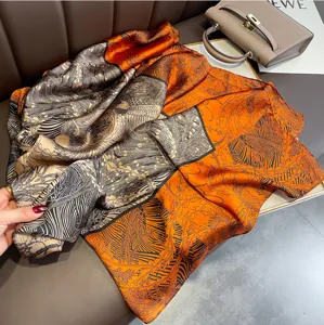 Sciarpa di seta di lusso da donna, elegante foulard quadrato 90cm con stampa vintage.