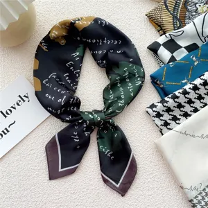 Foulard Quadrato in Seta di Simulazione Moda Donna Catena Vintage Geometrico Stampato Elegante Foulard da Collo Ufficio