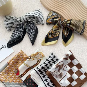 Chic piccolo foulard quadrato di seta per donna versatile moda per outfit eleganti